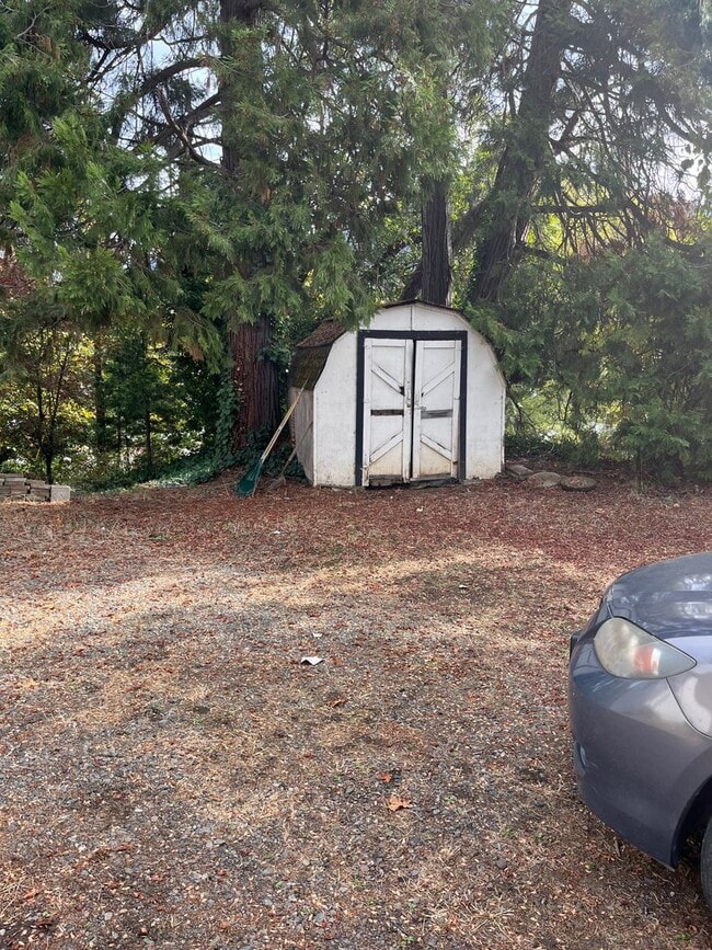 Photo - 2 story, 4 bedroom 1 bathroom home in Canyonville.