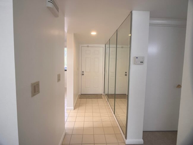 Photo - 2581 Village Blvd Unidad 205