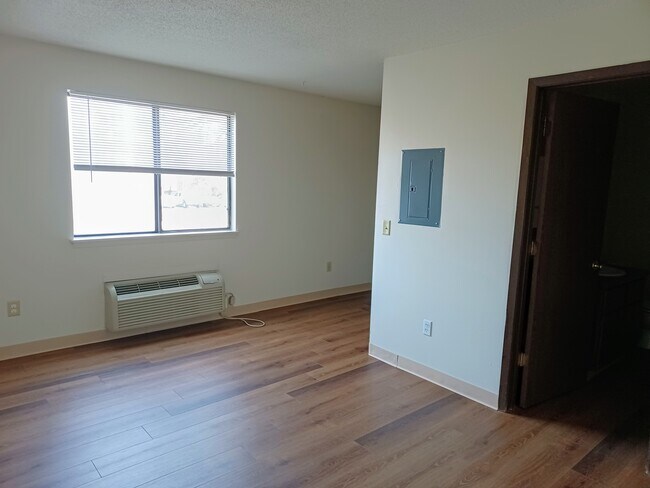Photo - 535 N McComas St Unit 114