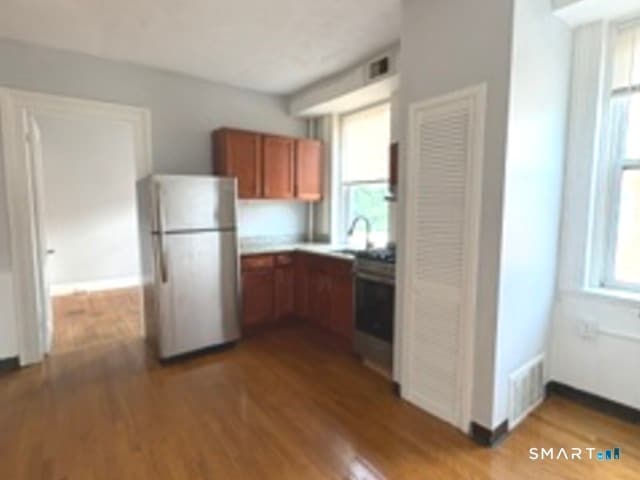 Building Photo - 860 State St Unit 2-E