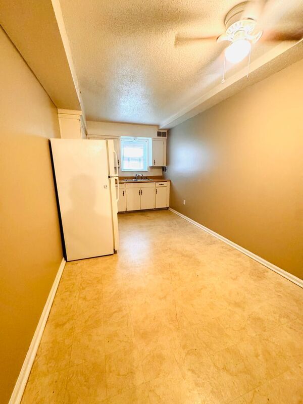 Photo - 1415 W Maple Ave