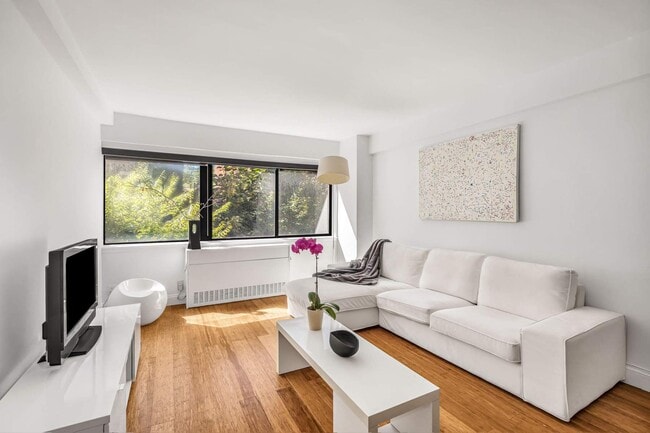 Photo - 310 W 56th St