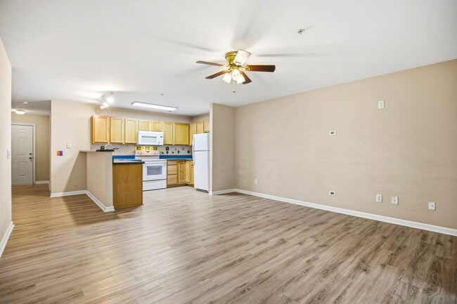 Photo - 3 Bedroom 2 Bath Unit 3000 Trailwood Pines Lane  -  103