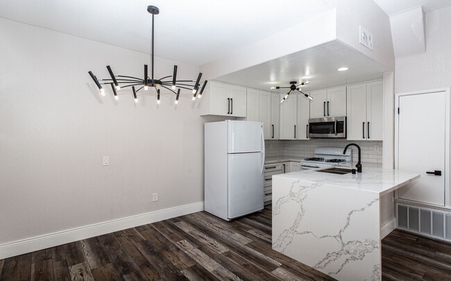 Photo - Upper Level 3 Bedroom, 2 Bath Condo! Unit 289
