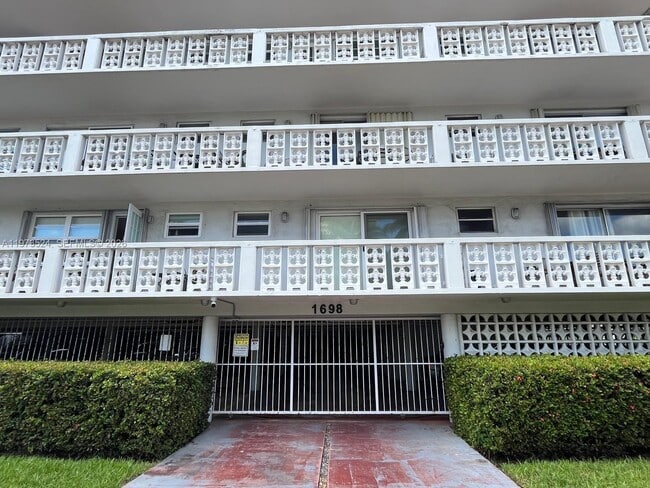 Photo - 1698 Jefferson Ave Unit 36