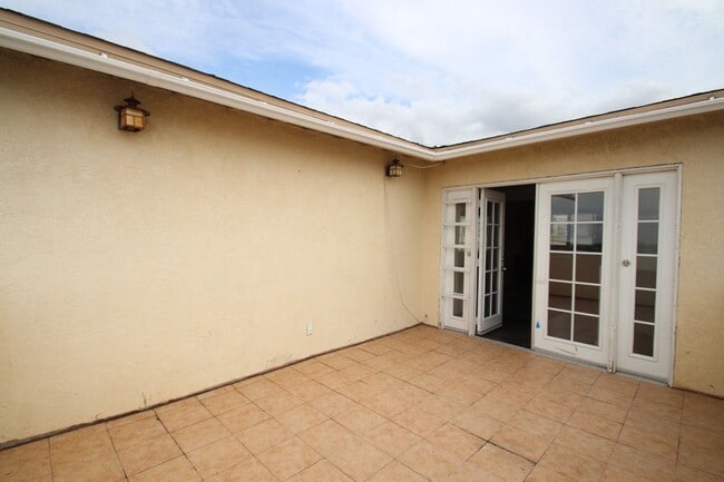 Photo - 5864-5864 Mildred St Unidad 5864 B Mildred St
