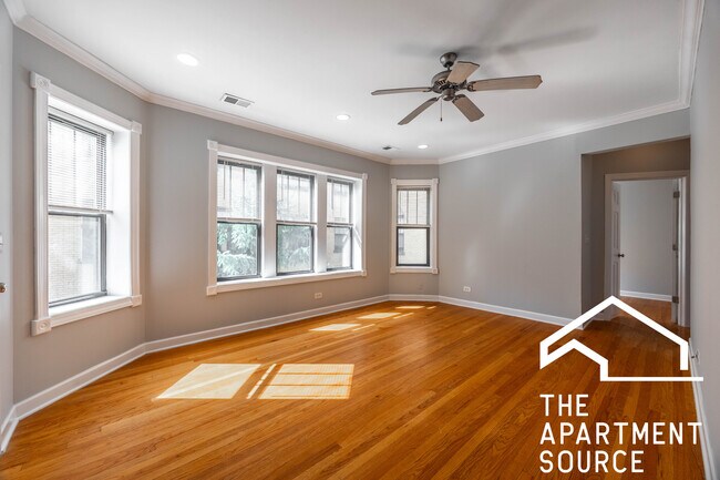 Building Photo - 6442 N Leavitt St Rental