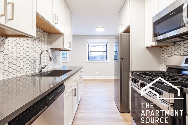 Building Photo - 540 W Aldine Ave