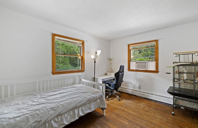 Building Photo - 16 Rena Ave