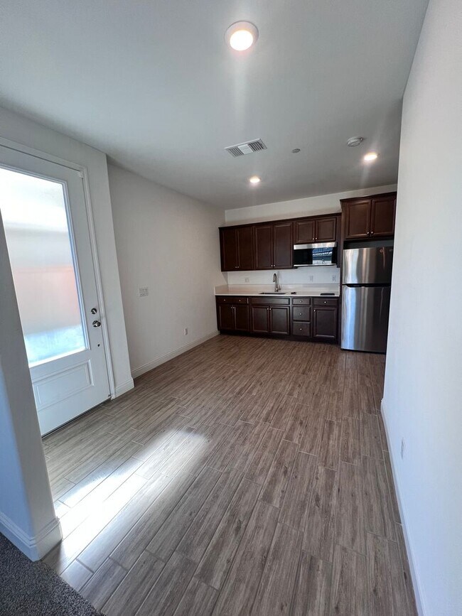 1 Bedroom Studio Rental House Rental in Shafter, CA