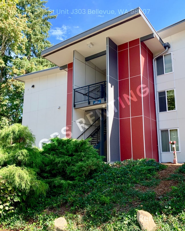 Building Photo - Just Steps from Microsoft – Spacious 2 Bed... Rental