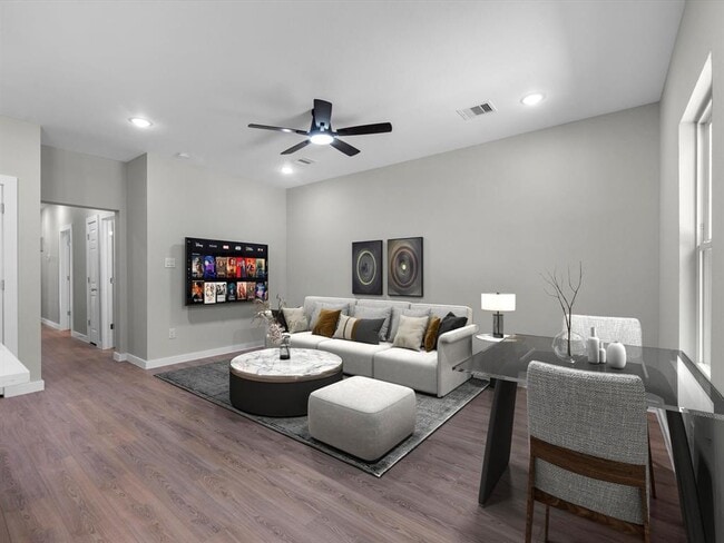 Photo - 5201 Kenilwood Dr Apartment Unit B