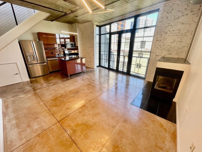 Building Photo - MOVE IN SPECIAL! Sleek and Sophisticated: ... Unit 518 Rental