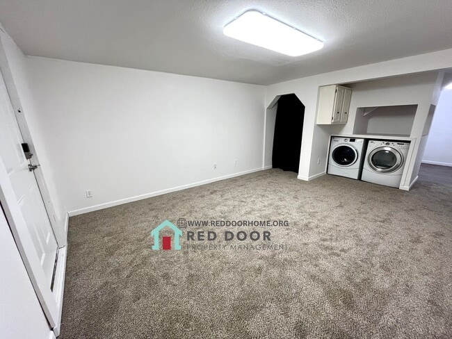Photo - 706-42A 42A St N Unit Downstairs