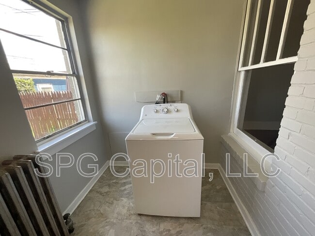 Photo - 1728 Paxton St