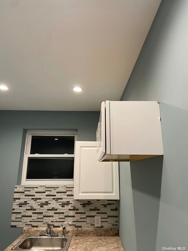 Photo - 630 E 230th St Unidad 2F