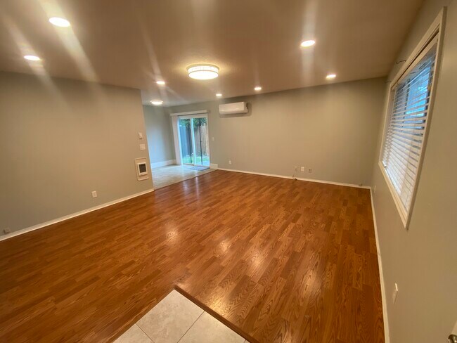 Photo - 749 NE 20th Pl Unidad 1