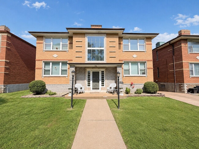 Building Photo - 6930 Jamieson Ave Unit 2S
