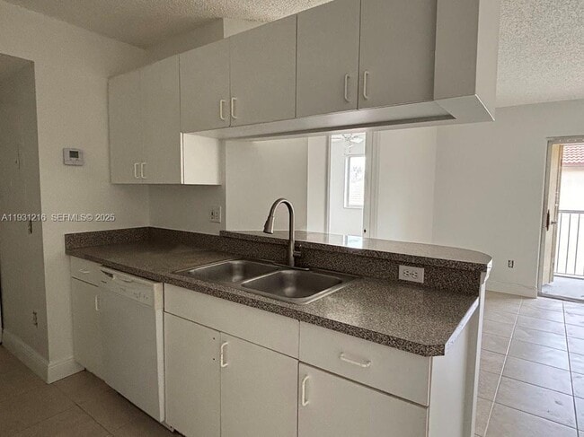 Photo - 440 S Park Rd Unit 4-303