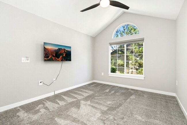 Photo - 3002 W Elizabeth St Unit 22F