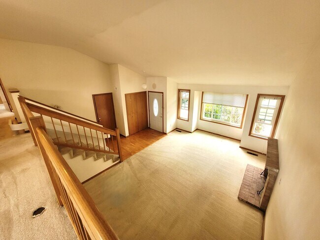 Photo - Charming Split-level 4 Bedroom Home - E Mc...