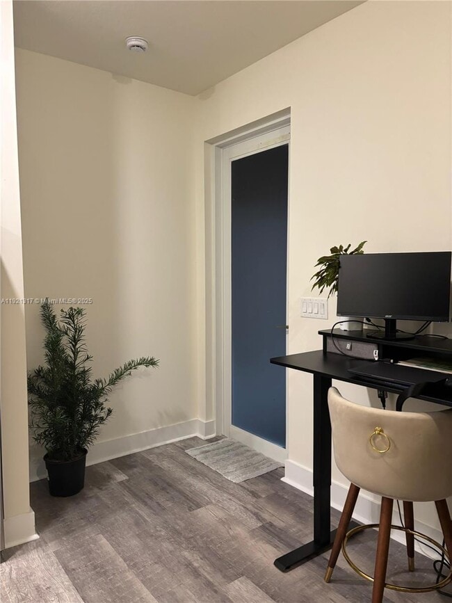 Building Photo - 6502 NW 105th Pl Unit 0