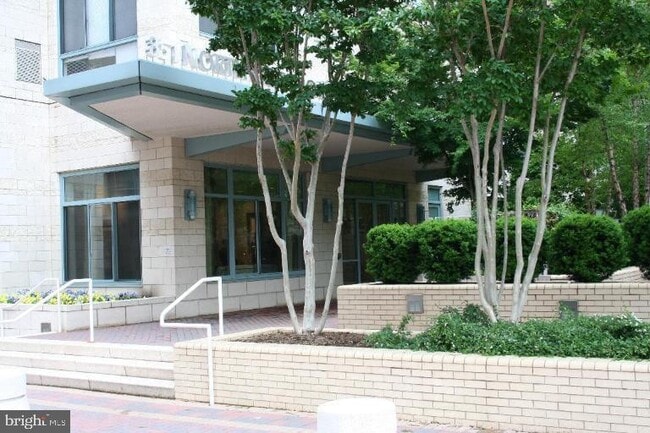 Building Photo - 851 N Glebe Rd Unit 1503
