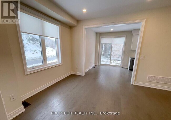 Photo - 2 Schmeltzer Cres