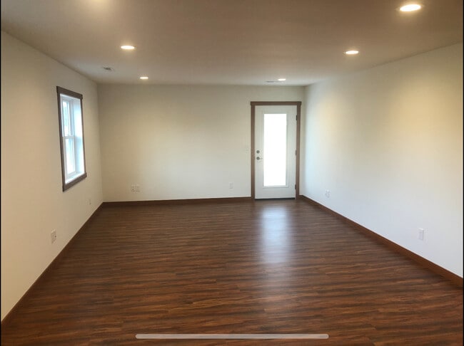 Photo - 1402 Maple Dr