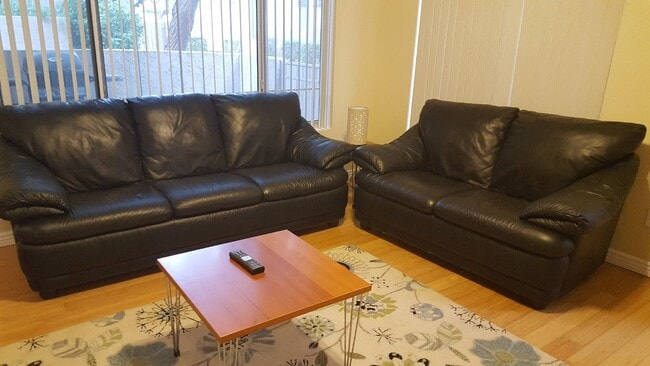 Building Photo - Luxurious 2-Bed/2-Bath Condo in Quiet Gated Community - Coming Soon! Unit #1092