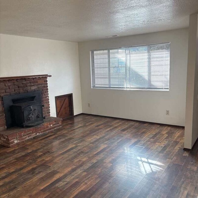 Photo - 274 Shakemill Rd