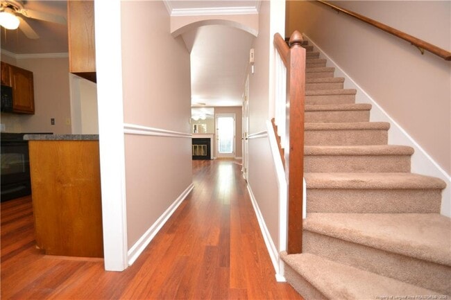 Photo - 121 Planetree Ln