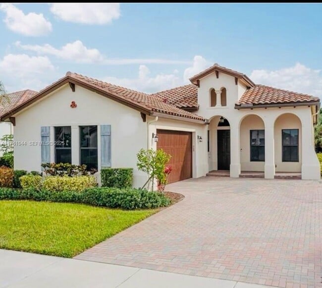 Building Photo - 5008 Salerno St