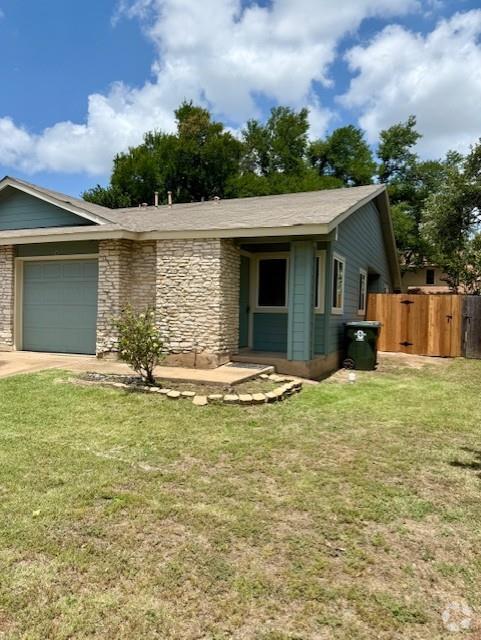 Building Photo - 11900 Tanglebriar Trail Rental