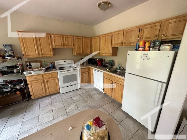 Building Photo - 9/1- No Fee! Spacious 3BR/1.5BA near Packard's Corner!