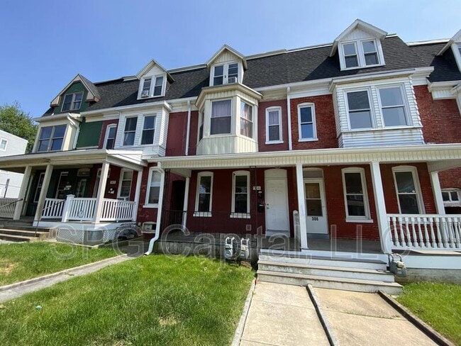 Building Photo - 304 W Cottage Pl