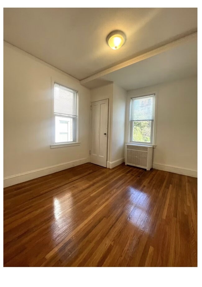Photo - 3338 Bainbridge Ave