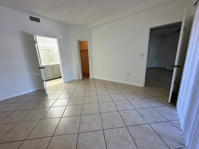 Photo - 2445 SW 18th Terrace Unit 114