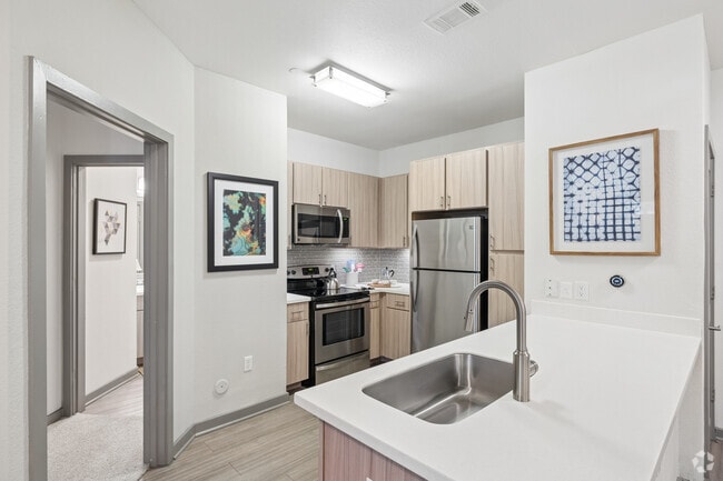 2BR, 2BA - 970SF - Kitchen