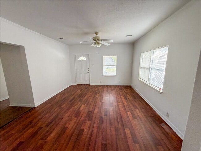 Photo - 114 E Hull St