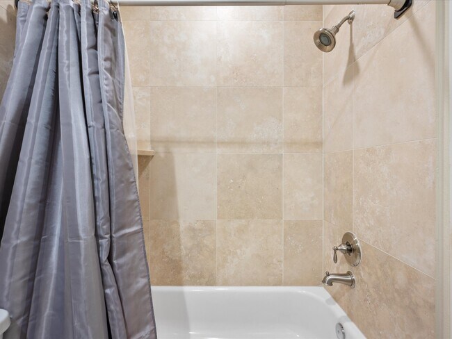 Photo - 249 E 27th St