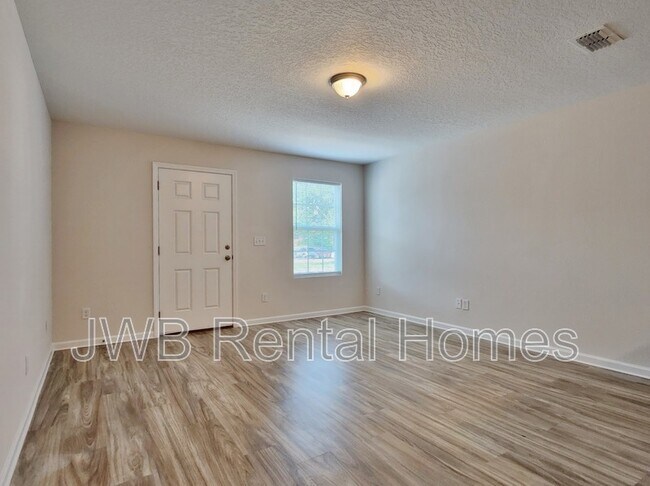 Photo - 8492 McGirts Village Ln