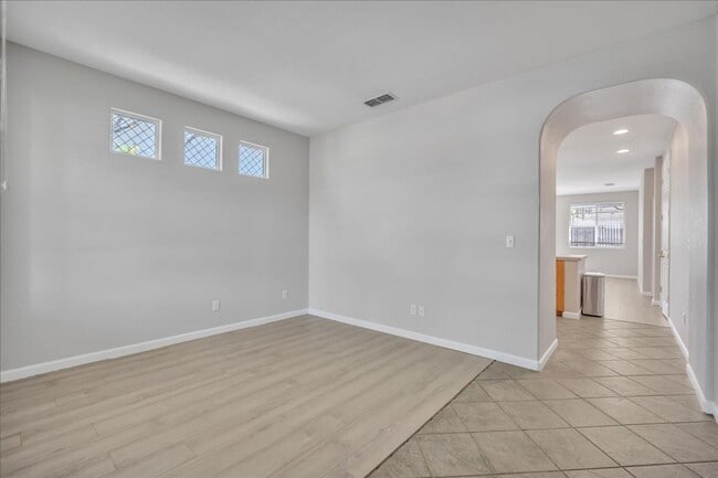 Photo - 6029 Caddington Way