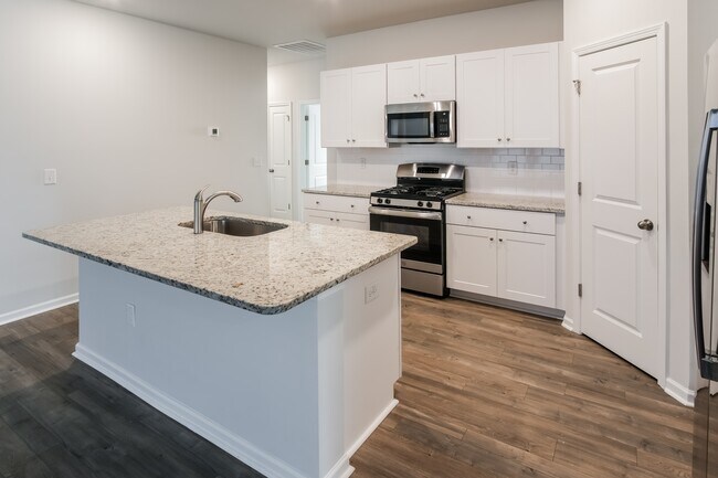 Photo - 120 S Reindeer Rd