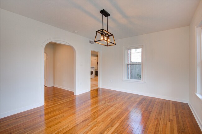 Photo - 2208 Blodgett St