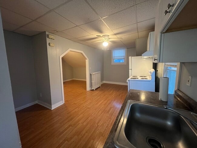 Photo - 552 Maple St Unit 3R