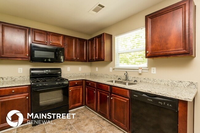 Photo - 6233 Selborn Dr SW