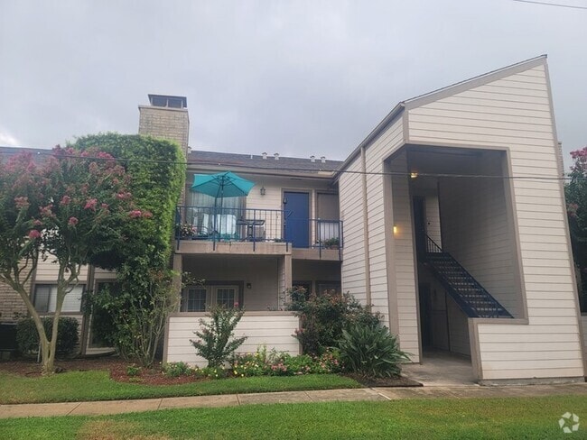 Building Photo - 7076 N Holiday Dr Rental