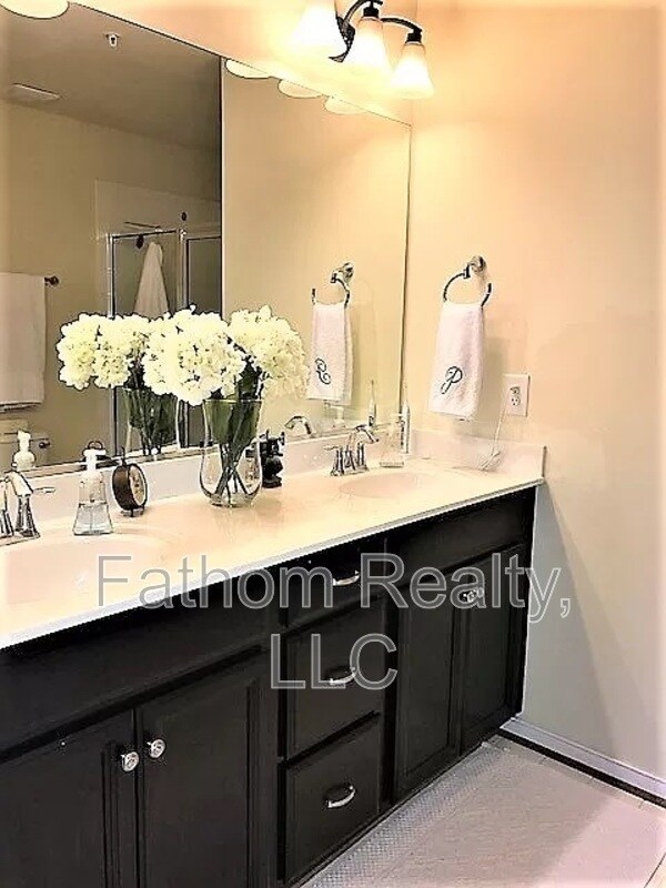 Photo - 3930 Liesfeld Pl