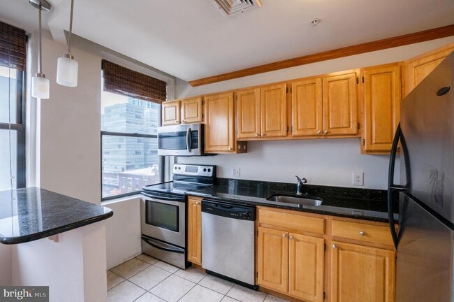 Photo - 1939 Chestnut St Unit 6B